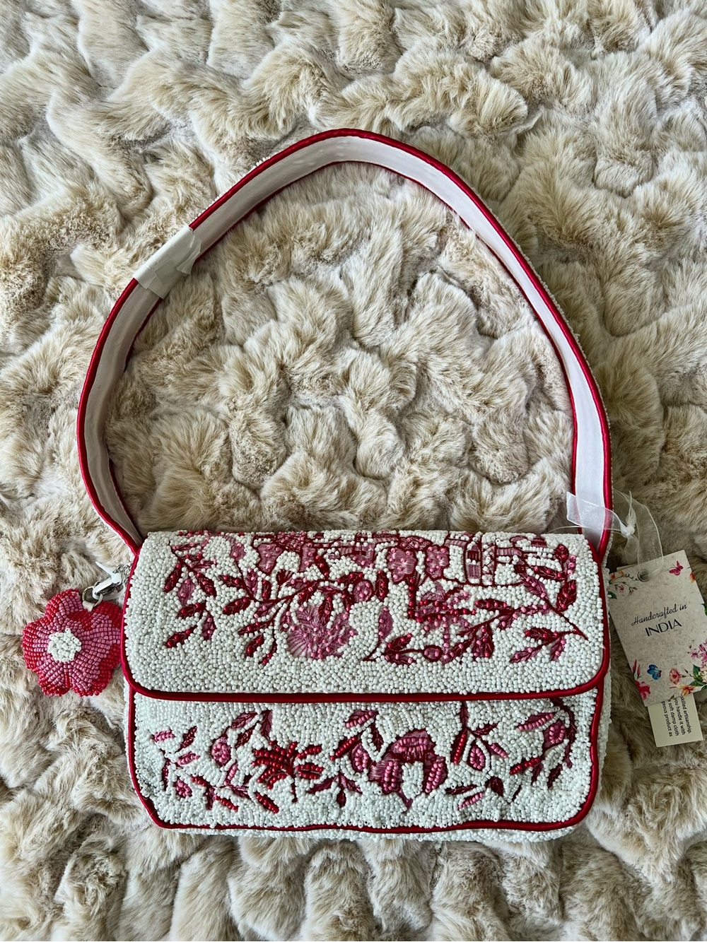 NWT Viral Handcrafted Pink & White Toile Beaded Floral Shoulder
Bag